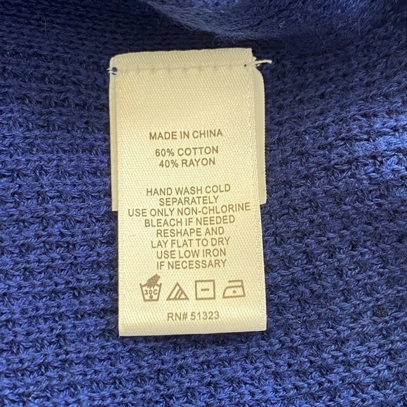 1.State blue crew neck sweater with side buttons pull over Size XS - Picture 7 of 8